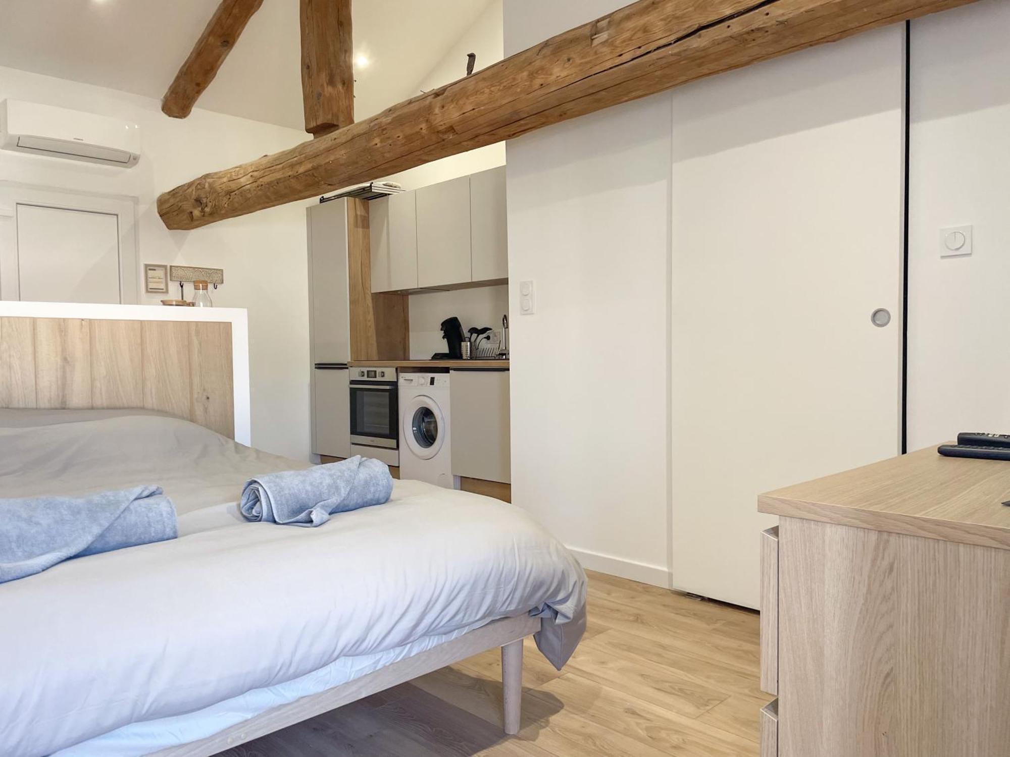 Apartamento Esprit Bali Montbrison Exterior foto